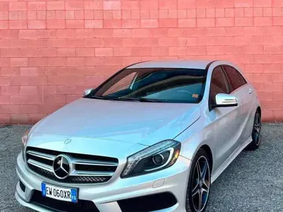 Usata Mercedes A200 Premium 136 CV (100 kW) 2014 Grigio Utilitaria
