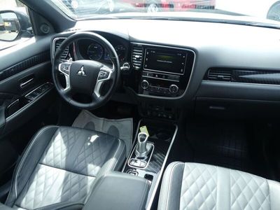 usata Mitsubishi Outlander P-HEV 2.4 MIVEC 4WD PHEV Intro Edition