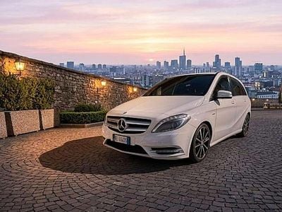 Usata Mercedes B180 Premium 109 CV (80 kW) 2012 Bianco Monovolume