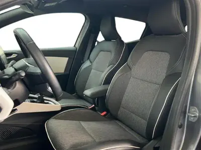 Usata Renault Clio Techno 100 CV (73 kW) 2023 Grigio scuro Utilitaria
