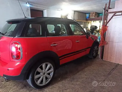 Usata Mini One Countryman 98 CV (72 kW) 2012 Rosso SUV