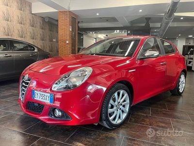 Usata Alfa Romeo Giulietta Exclusive 105 CV (77 kW) 2015 Rosso Utilitaria
