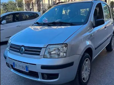 Begagnad Fiat Panda Dynamic 60 HK (44 kW) 2007 Grå Halvkombi