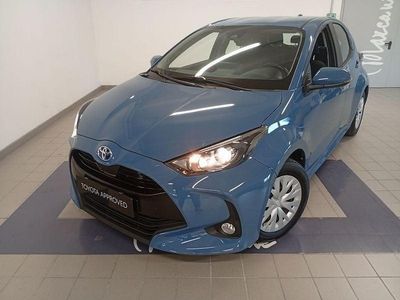 Usata Toyota Yaris Hybrid Active 116 CV (85 kW) 2022 Blu/azzurro Berlina