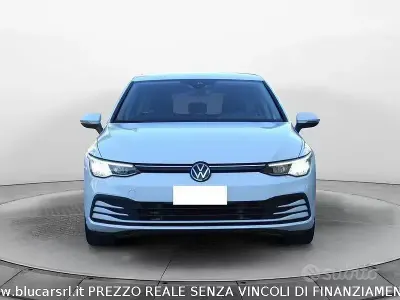 Usata VW Golf VIII Life 110 CV (80 kW) 2022 Bianco Utilitaria
