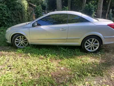 Usata Opel Astra 115 CV (84 kW) 2007 Grigio Cabrio