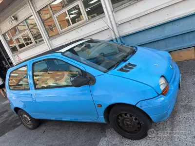 Usata Renault Twingo 58 CV (42 kW) 1998 Bluazzurro Utilitaria