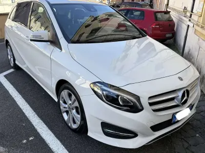 Begagnad Mercedes B200 Executive 136 HK (100 kW) 2018 Minibuss