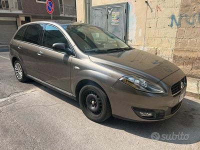 Usata Fiat Croma 150 CV (110 kW) 2008 Marrone Station wagon