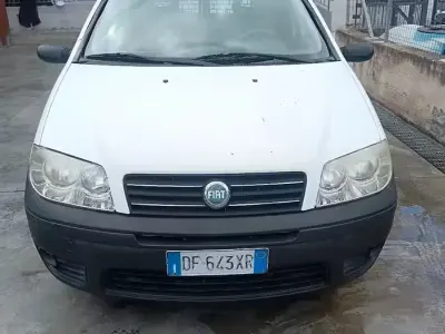 Usata Fiat Punto 69 CV (50 kW) 2007 Bianco Utilitaria