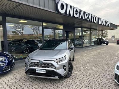Usata Toyota RAV4 Hybrid Style 218 CV (160 kW) 2021 Argento SUV