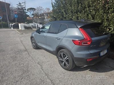 Usata Volvo XC40 R-Design 150 CV (110 kW) 2020 Grigio SUV
