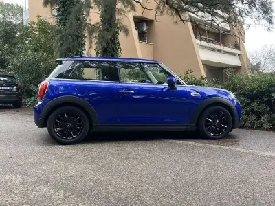 Usata Mini ONE Essential 75 CV (55 kW) 2021 Utilitaria