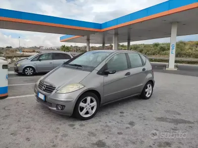 Usata Mercedes A180 109 CV (80 kW) 2005 Grigio Berlina