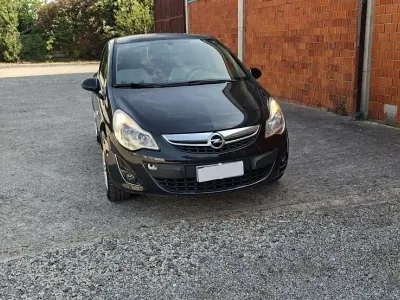 Usata Opel Corsa Club 86 CV (63 kW) 2012 Nero Utilitaria