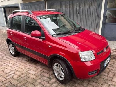 Usata Fiat Panda Climbing 60 CV (44 kW) 2010 Rosso Utilitaria