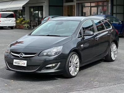 Usata Opel Astra 130 CV (95 kW) 2013 Nero Station wagon