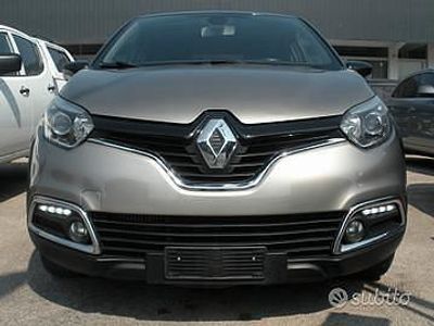 Usata Renault Captur 90 CV (66 kW) 2016 Grigio SUV