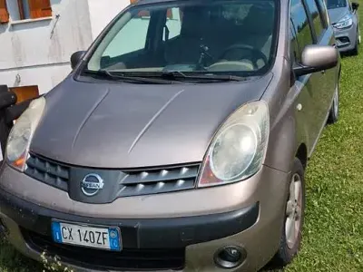 Usata Nissan Note 88 CV (64 kW) 2006 Grigio Utilitaria