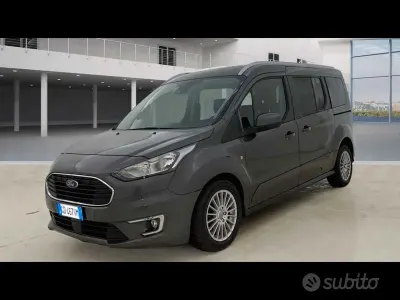 Usata Ford Tourneo Active 120 CV (88 kW) 2021 Grigio Monovolume