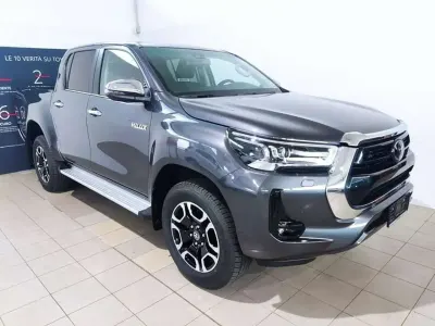 Nuova Toyota HiLux Executive 150 CV (110 kW) 2025 Grigio Pick-up