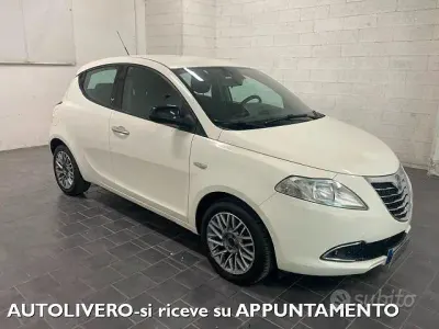 Usata Lancia Ypsilon Gold 69 CV (50 kW) 2012 Bianco Utilitaria