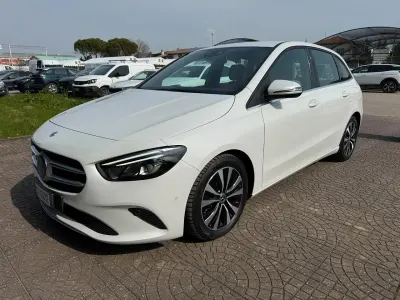 Usata Mercedes B180 116 CV (85 kW) 2021 Bianco Utilitaria