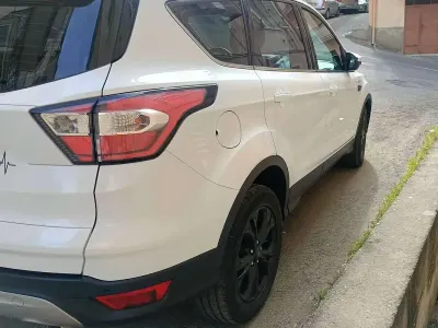 Usata Ford Kuga Business Edition 120 CV (88 kW) 2017 Bianco SUV