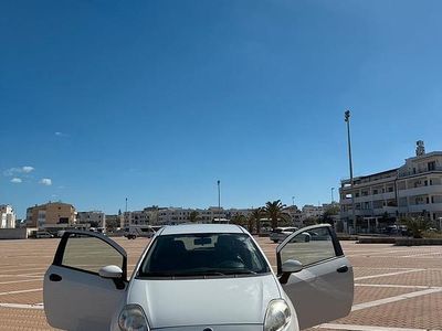 Usata Fiat Punto 75 CV (55 kW) 2015 Bianco Utilitaria