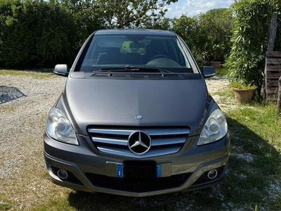 Mercedes B180