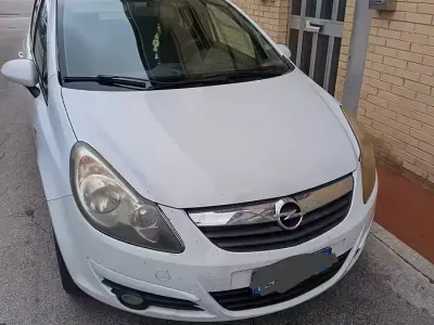 Usata Opel Corsa 90 CV (66 kW) 2008 Bianco Utilitaria