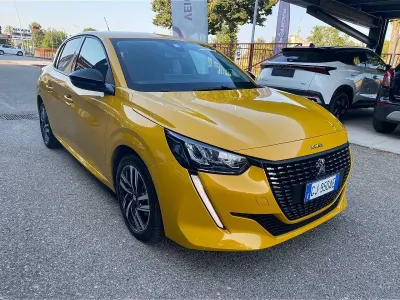 Usata Peugeot 208 Allure 101 CV (74 kW) 2022 Giallo Utilitaria