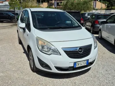 Usata Opel Meriva Cosmo 95 CV (69 kW) 2012 Bianco Monovolume