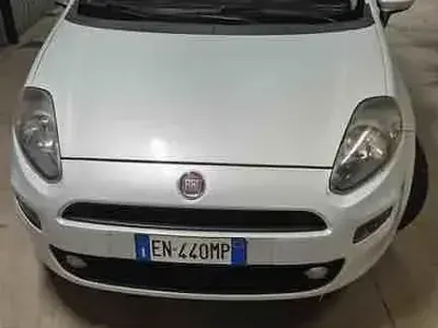 Usata Fiat Punto 77 CV (56 kW) 2012 Grigio Utilitaria