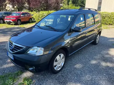 Usata Dacia Logan Lauréate 87 CV (63 kW) 2008 Bluazzurro Station wagon