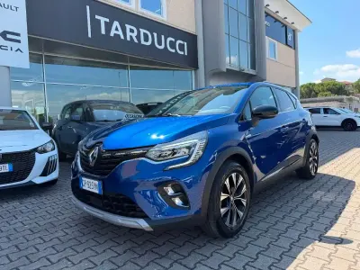 Usata Renault Captur Techno 91 CV (66 kW) 2023 Blu/azzurro SUV