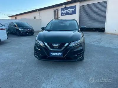 Usata Nissan Qashqai N-Connecta 116 CV (85 kW) 2017 Nero SUV