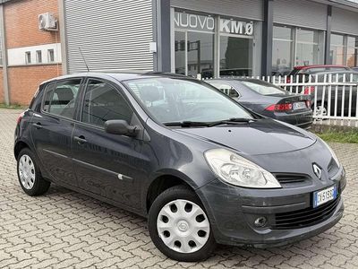 Usata Renault Clio II Luxe 75 CV (55 kW) 2005 Other Berlina