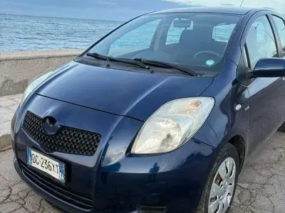 Usata Toyota Yaris Sol 90 CV (66 kW) 2007 Utilitaria