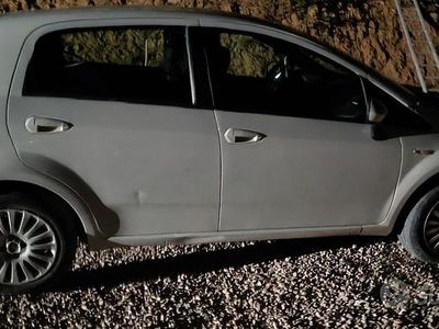 Usata Fiat Grande Punto 75 CV (55 kW) 2012 Bianco Utilitaria