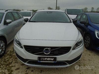 Usata Volvo V60 CC Kinetic 190 CV (139 kW) 2017 Bianco Station wagon