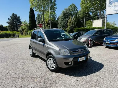 Usata Fiat Panda Climbing 77 CV (56 kW) 2011 Grigio Utilitaria