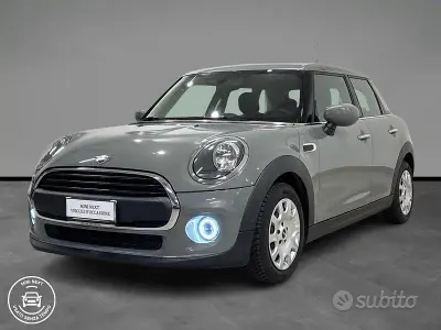 Usata Mini ONE 75 CV (55 kW) 2020 Grigio Utilitaria