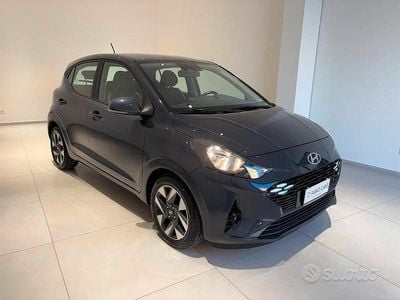 Usata Hyundai i10 67 CV (49 kW) 2023 Grigio Utilitaria