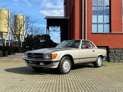 Usata Mercedes 560 231 CV (169 kW) 1987 Argento Cabrio