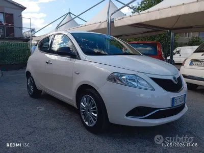 Usata Lancia Ypsilon Silver 69 CV (50 kW) 2016 Bianco Utilitaria