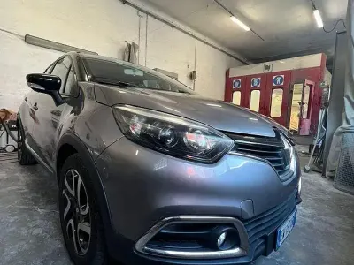 Usata Renault Captur 90 CV (66 kW) 2014 Grigio SUV