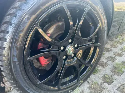 Usata Alfa Romeo 147 Progression 105 CV (77 kW) 2008 Nero Utilitaria