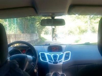 Usata Ford Fiesta 82 CV (60 kW) 2010 Grigio Utilitaria