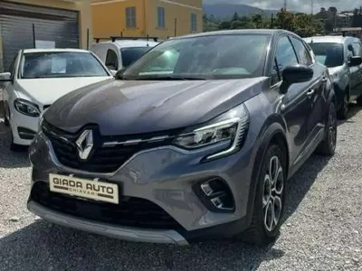 Usata Renault Captur Intens 101 CV (74 kW) 2023 Be style milano SUV